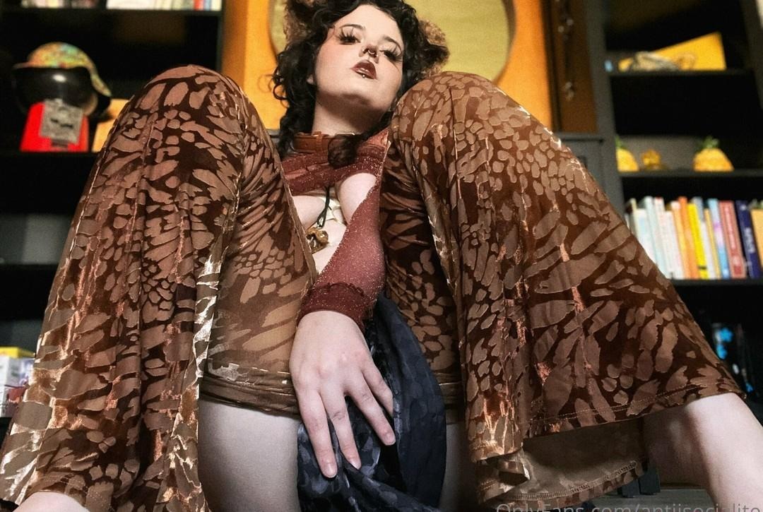 Photo full Antiisocialite Nude